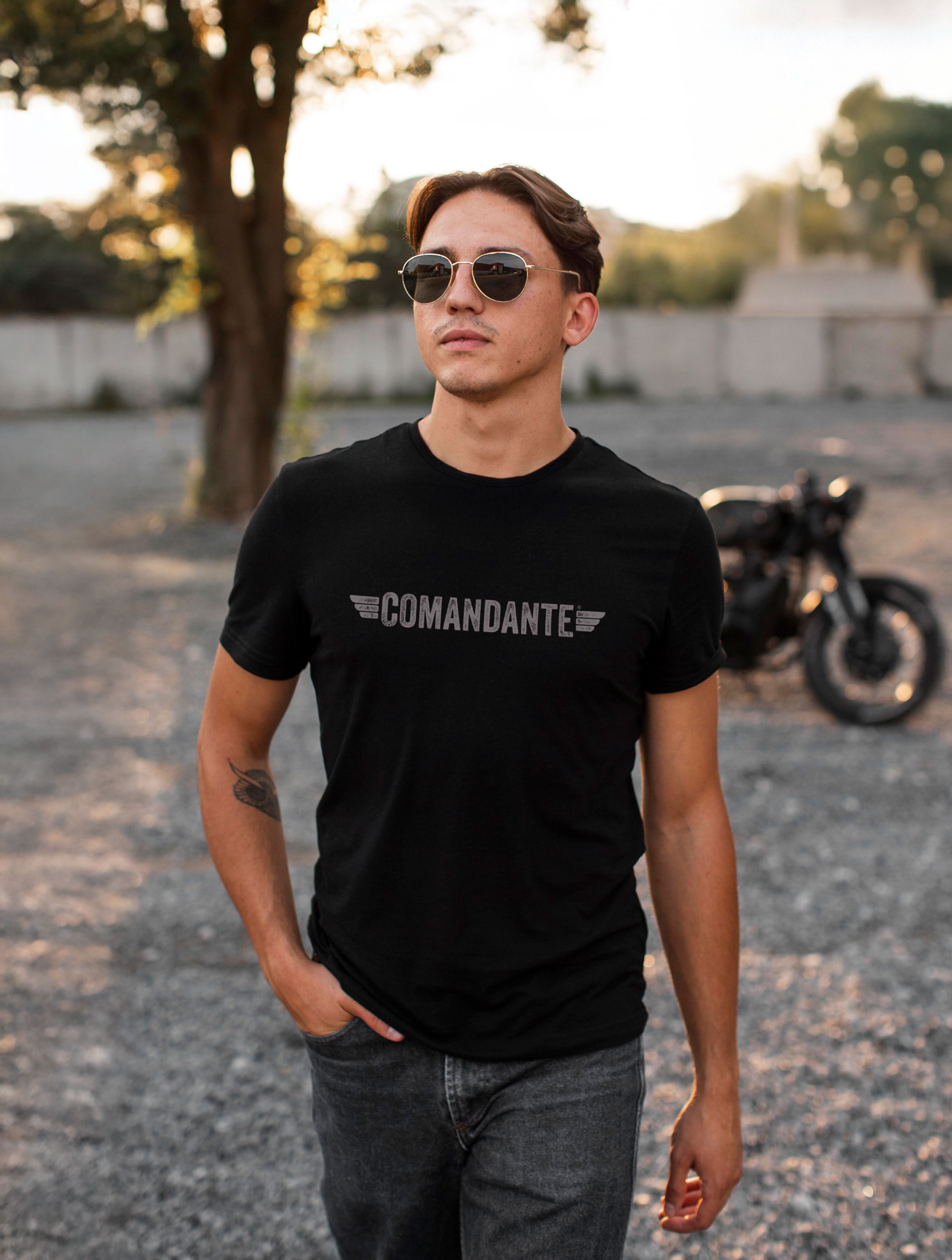 Comandante T-Shirt unisex